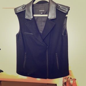 Black Trouve vest